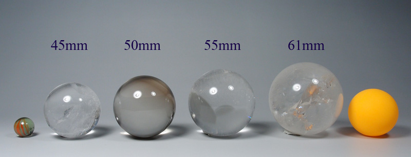 水晶玉の大きさ比較