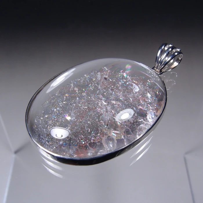 山梨県黒平産レインボー水晶プラチナペンダント