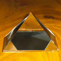天然水晶ピラミッド＜黄金比＞