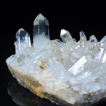 K1051ヒマラヤ水晶群晶（クラスター）