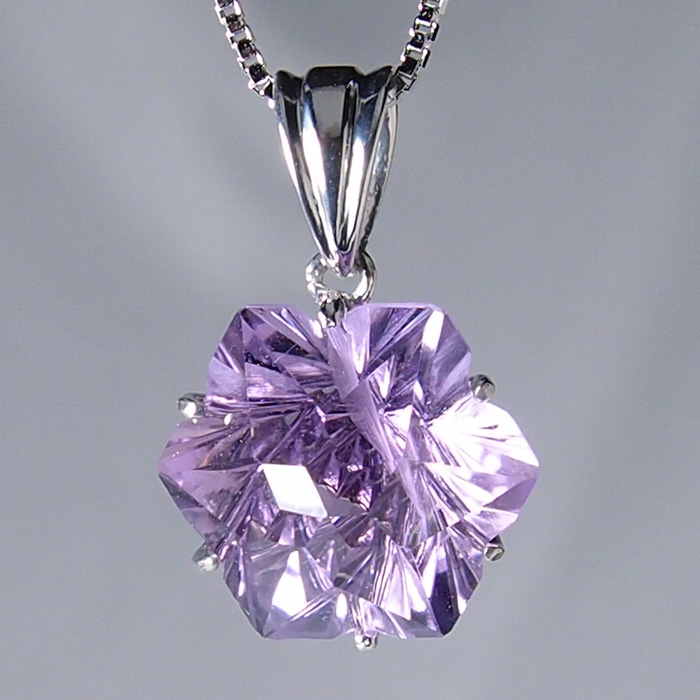 N436 アメシスト（紫水晶）銀の花ペンダント - ムーンマッドネス 水晶 