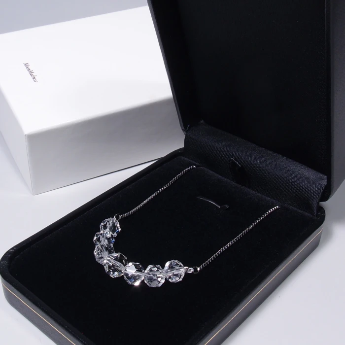 山梨県八幡山水晶連擦り32面カットペンダント