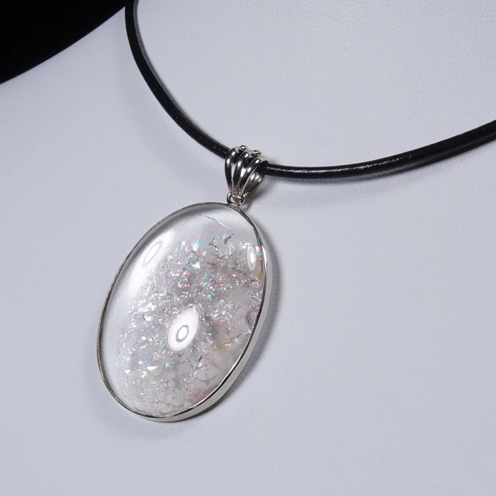 山梨県黒平産レインボー水晶プラチナペンダント