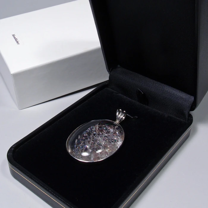 山梨県黒平産レインボー水晶プラチナペンダント